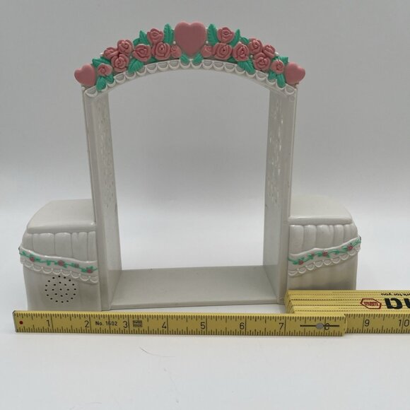 2008 Fisher Price Loving Family Wedding Bride & Groom replacement Arch & misc - Picture 5 of 12